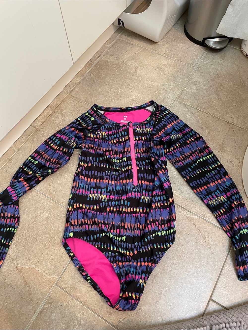 Under Armour Girls Neon Dot Zip-Front Rash Guard - Black & Pink